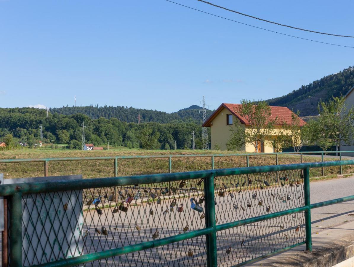 Kuca Trota - Sauna, Hot Tub Otocac Exterior photo