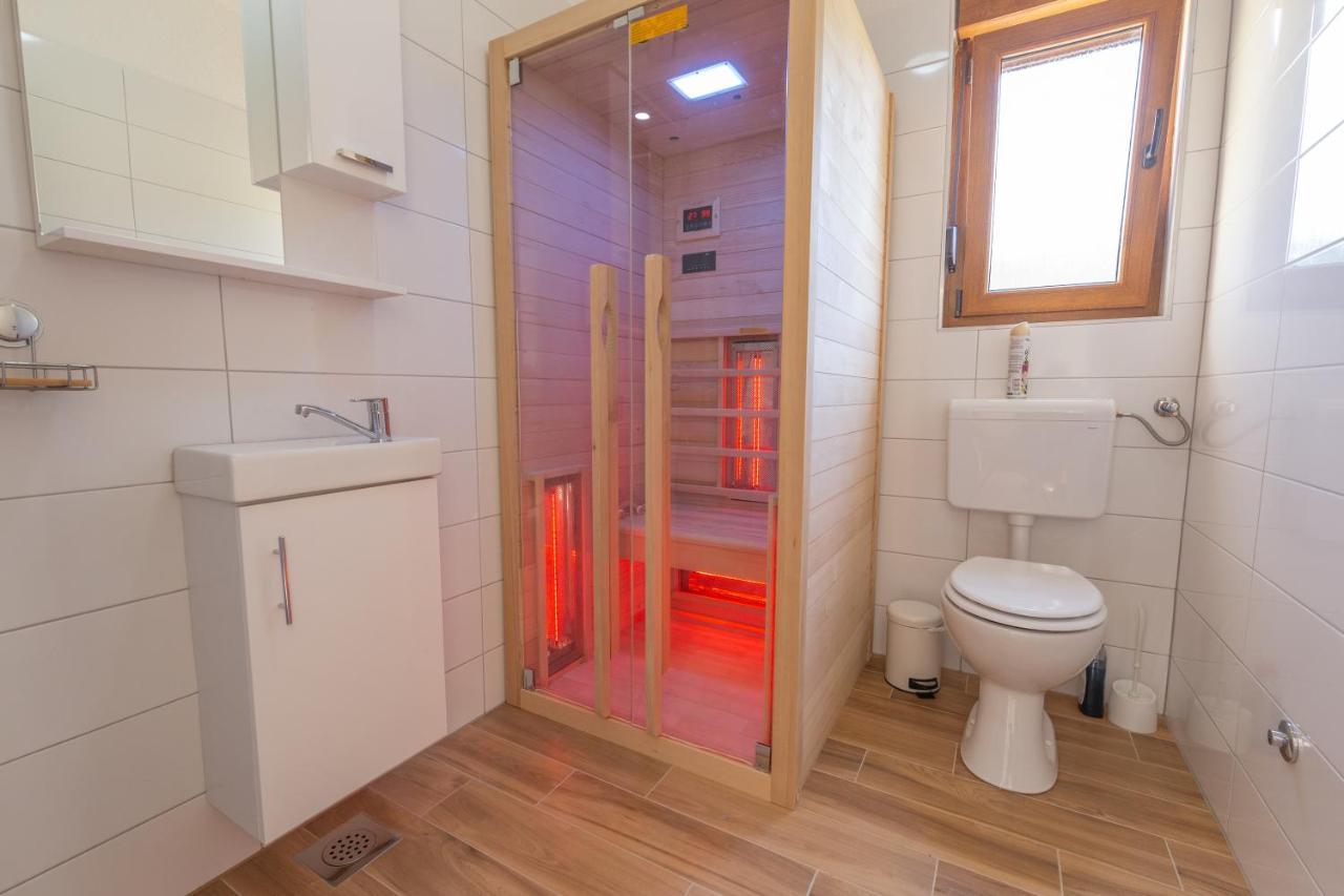 Kuca Trota - Sauna, Hot Tub Otocac Exterior photo