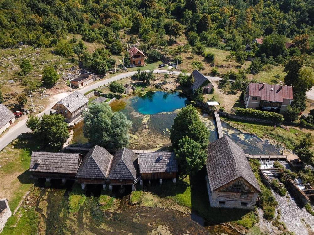 Kuca Trota - Sauna, Hot Tub Otocac Exterior photo