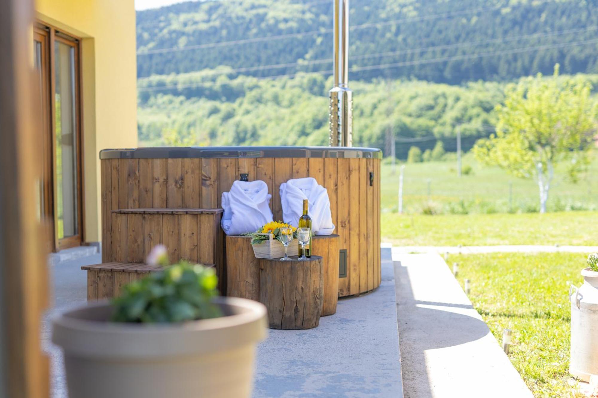Kuca Trota - Sauna, Hot Tub Otocac Exterior photo